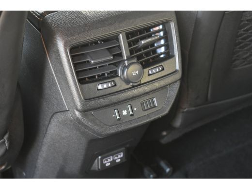 Peugeot 5008 Peugeot 1.2 Hybrid GT 136pk Automaat 7p. | Adaptive Cruise | Navigatie | Keyless-Entry | Dodehoek... ActivLease financial lease