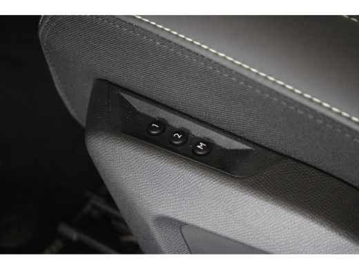 Peugeot E-5008 Peugeot 210-PK 73kWh GT Avantage DEMO DEAL NAVI | STOELVERWARMING/VENTILATIE | STUURVERWARMING | ... ActivLease financial lease