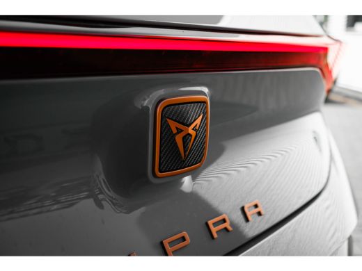 Seat Born Performance | 82 kWh | Panorama dak | Sennheiser | Keyless Advanced | Elek. stoelen | 20" Velgen ... ActivLease financial lease
