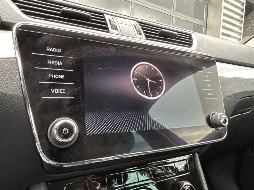 Skoda Superb Combi 1.5 TSI 150 pk ACT Business Edition 7-DSG | Trekhaak uitklapbaar | Elektrische LV-stoel | N... ActivLease financial lease