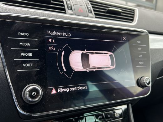 Skoda Superb Combi 1.5 TSI 150 pk ACT Business Edition 7-DSG | Trekhaak uitklapbaar | Elektrische LV-stoel | N... ActivLease financial lease