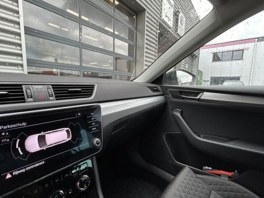 Skoda Superb Combi 1.5 TSI 150 pk ACT Business Edition 7-DSG | Trekhaak uitklapbaar | Elektrische LV-stoel | N... ActivLease financial lease