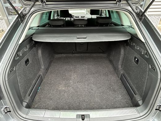 Skoda Superb Combi 1.5 TSI 150 pk ACT Business Edition 7-DSG | Trekhaak uitklapbaar | Elektrische LV-stoel | N... ActivLease financial lease