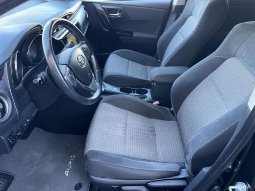 Toyota Auris Touring Sports 1.8 Hybrid Dynamic Ultimate | Navigatie | Stoelverwarming | Parkeersensoren 17 inch LM-velgen | ActivLease financial lease