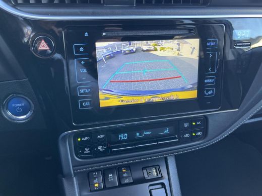 Toyota Auris Touring Sports 1.8 Hybrid Dynamic Ultimate | Navigatie | Stoelverwarming | Parkeersensoren 17 inch LM-velgen | ActivLease financial lease