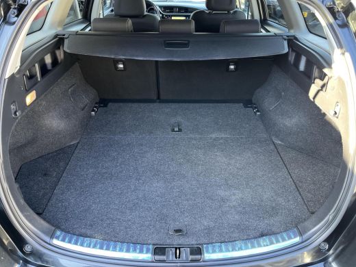 Toyota Auris Touring Sports 1.8 Hybrid Dynamic Ultimate | Navigatie | Stoelverwarming | Parkeersensoren 17 inch LM-velgen | ActivLease financial lease