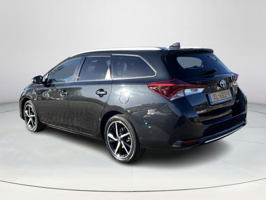 Toyota Auris Touring Sports 1.8 Hybrid Dynamic Ultimate | Navigatie | Stoelverwarming | Parkeersensoren 17 inch LM-velgen | ActivLease financial lease