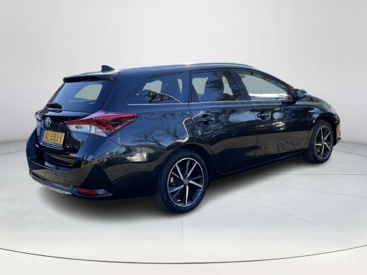 Toyota Auris Touring Sports 1.8 Hybrid Dynamic Ultimate | Navigatie | Stoelverwarming | Parkeersensoren 17 inch LM-velgen | ActivLease financial lease