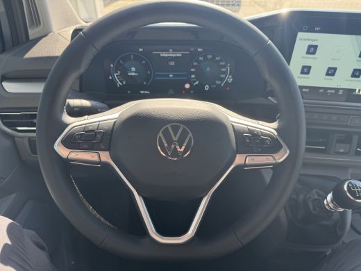Volkswagen Transporter 2.0 TDI L1 150PK hand | betimmering | achteruitrijcamera | bijrijdersbank ActivLease financial lease
