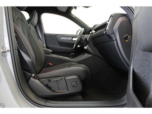 Volvo  EX40 Volvo 238PK Single Motor Core | Park Assist | 19'' | Nubuck bekleding | Park Camera | Carplay/And... ActivLease financial lease