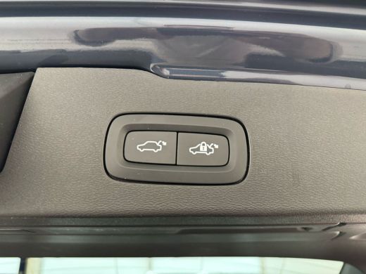 Volvo  V60 Cross Country 2.0 B5 AWD Pro | Achterbank verwarmd | Cruise control adaptief met Stop&Go en stuur... ActivLease financial lease