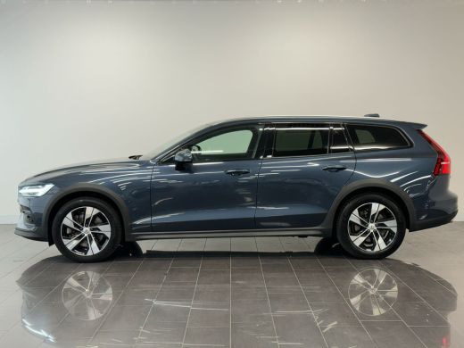 Volvo  V60 Cross Country 2.0 B5 AWD Pro | Achterbank verwarmd | Cruise control adaptief met Stop&Go en stuur... ActivLease financial lease