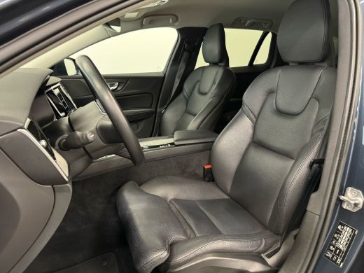 Volvo  V60 Cross Country 2.0 B5 AWD Pro | Achterbank verwarmd | Cruise control adaptief met Stop&Go en stuur... ActivLease financial lease