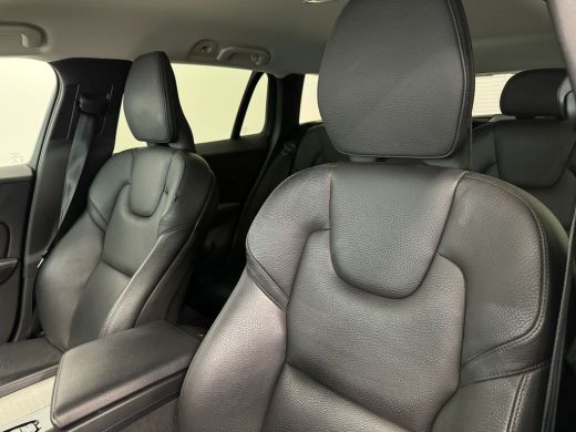 Volvo  V60 Cross Country 2.0 B5 AWD Pro | Achterbank verwarmd | Cruise control adaptief met Stop&Go en stuur... ActivLease financial lease