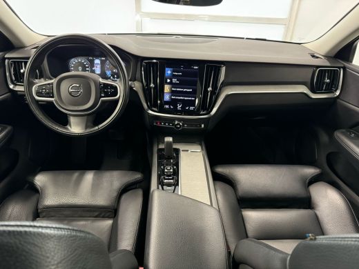 Volvo  V60 Cross Country 2.0 B5 AWD Pro | Achterbank verwarmd | Cruise control adaptief met Stop&Go en stuur... ActivLease financial lease