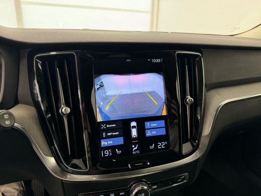 Volvo  V60 Cross Country 2.0 B5 AWD Pro | Achterbank verwarmd | Cruise control adaptief met Stop&Go en stuur... ActivLease financial lease