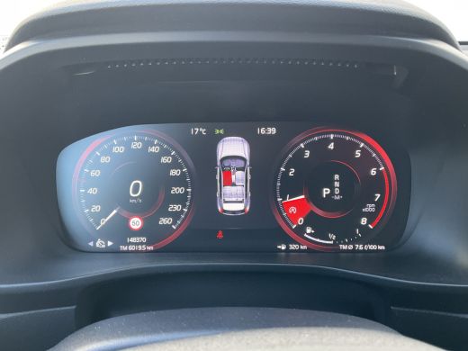 Volvo  XC40 1.5 T3 Business Pro Automaat Trekhaak Stoel/Stuurverw Carplay Elek.Klep! ActivLease financial lease