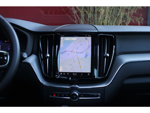 Volvo  XC60 Volvo 2.0 T6 Plug-in hybrid AWD R-Design | Schuifdak | Stuur/stoelverwarming | Camera | Keyless ActivLease financial lease