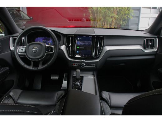 Volvo  XC60 Volvo 2.0 T6 Plug-in hybrid AWD R-Design | Schuifdak | Stuur/stoelverwarming | Camera | Keyless ActivLease financial lease