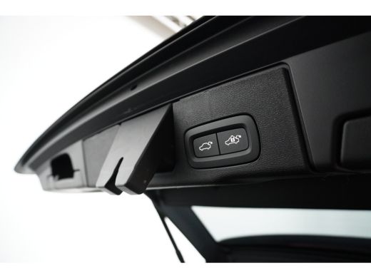 Volvo  XC60 Volvo T6 Plug-in hybrid AWD Plus Dark | Achterbank verwarmd | Achteruitrijcamera | Apple Carplay/... ActivLease financial lease
