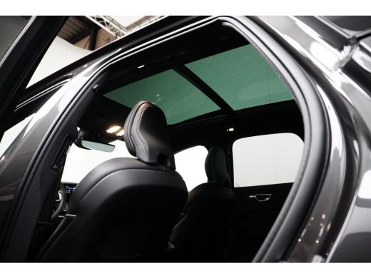 Volvo  XC60 Volvo T6 Plug-in hybrid AWD Plus Dark | Achterbank verwarmd | Achteruitrijcamera | Apple Carplay/... ActivLease financial lease