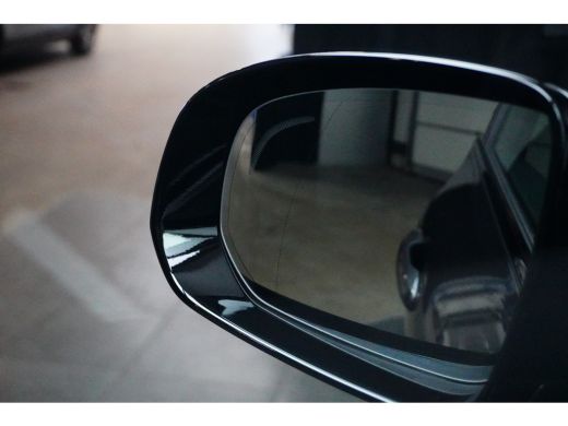Volvo  XC60 Volvo T6 Plug-in hybrid AWD Plus Dark | Achterbank verwarmd | Achteruitrijcamera | Apple Carplay/... ActivLease financial lease