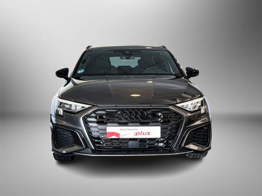 Audi A3 Sportback 45 TFSIe 245pk s-tronic S edition Competition | Leder | Adaptive Cruise Control | Trekhaak ActivLease financial lease