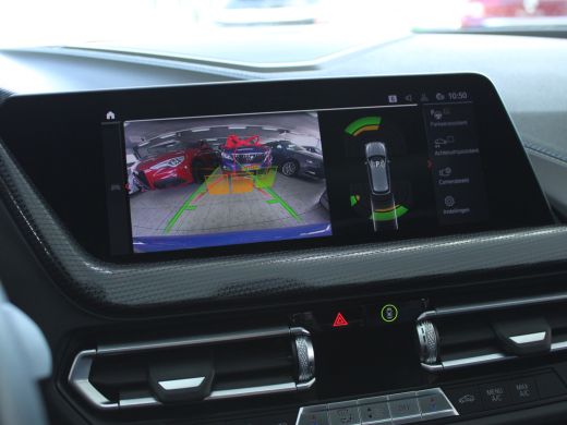 BMW 1-serie 118i Executive Edition NL AUTO | CAMERA | PANO | CARPLAY | ActivLease financial lease
