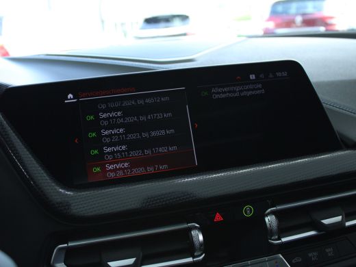 BMW 1-serie 118i Executive Edition NL AUTO | CAMERA | PANO | CARPLAY | ActivLease financial lease