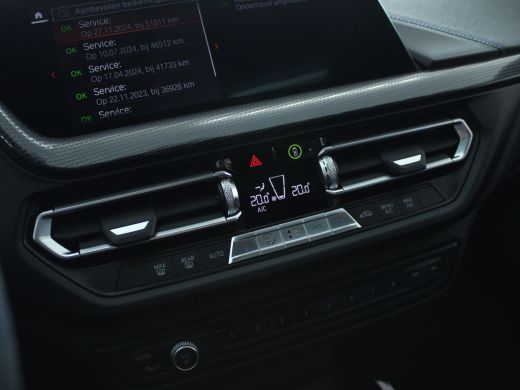 BMW 1-serie 118i Executive Edition NL AUTO | CAMERA | PANO | CARPLAY | ActivLease financial lease