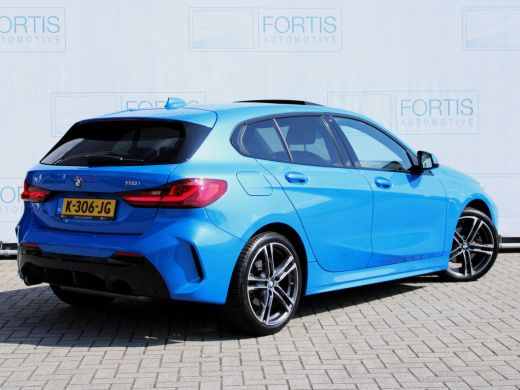 BMW 1-serie 118i Executive Edition NL AUTO | CAMERA | PANO | CARPLAY | ActivLease financial lease