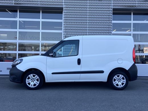 Fiat Dobló Cargo 1.6 MJ | Navigatie | Multistuur | Cruise Control | 3 persoons | 105 pk ActivLease financial lease