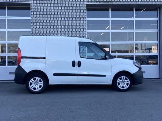 Fiat Dobló Cargo 1.6 MJ | Navigatie | Multistuur | Cruise Control | 3 persoons | 105 pk ActivLease financial lease