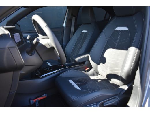 Opel Mokka Electric Long Range Ultimate 54 kWh 156pk | Navigatie | Alcantara | Stoel/Stuurverwarming | Achteruitrijca... ActivLease financial lease