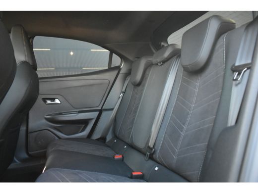 Opel Mokka Electric Long Range Ultimate 54 kWh 156pk | Navigatie | Alcantara | Stoel/Stuurverwarming | Achteruitrijca... ActivLease financial lease
