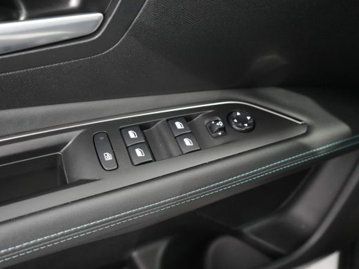 Peugeot 3008 1.6 HYbrid 225PK AUTOMAAT ALLURE | Achteruitrijcamera | Airco (automatisch) | Apple Carplay/Andro... ActivLease financial lease