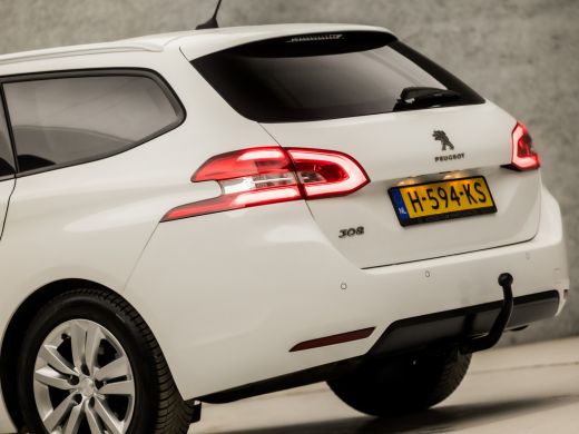 Peugeot 308 SW 1.2 PureTech Sport (PANORAMADAK, APPLE CARPLAY, GROOT NAVI, LEDER, SPORTSTOELEN, GETINT GLAS, ... ActivLease financial lease