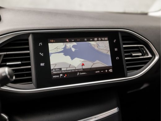 Peugeot 308 SW 1.2 PureTech Sport (PANORAMADAK, APPLE CARPLAY, GROOT NAVI, LEDER, SPORTSTOELEN, GETINT GLAS, ... ActivLease financial lease