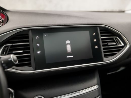Peugeot 308 SW 1.2 PureTech Sport (PANORAMADAK, APPLE CARPLAY, GROOT NAVI, LEDER, SPORTSTOELEN, GETINT GLAS, ... ActivLease financial lease
