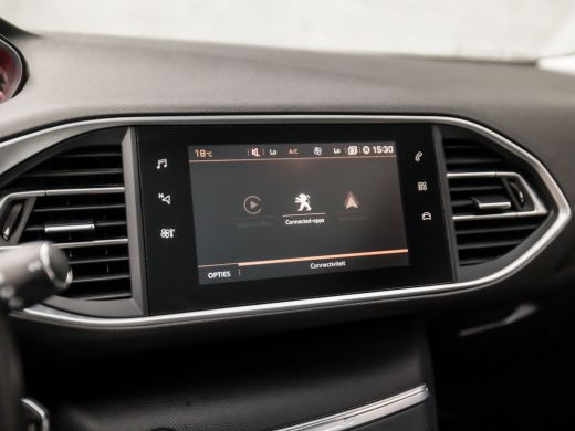 Peugeot 308 SW 1.2 PureTech Sport (PANORAMADAK, APPLE CARPLAY, GROOT NAVI, LEDER, SPORTSTOELEN, GETINT GLAS, ... ActivLease financial lease