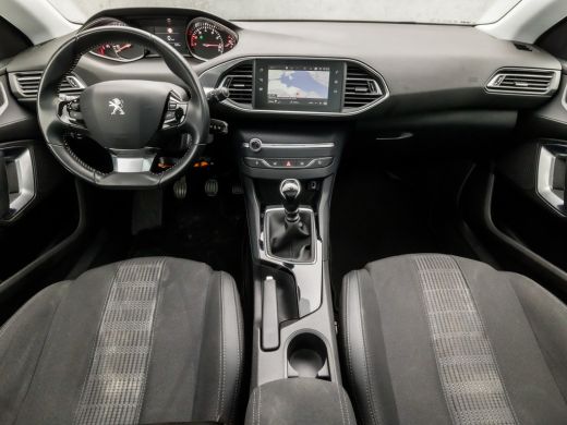 Peugeot 308 SW 1.2 PureTech Sport (PANORAMADAK, APPLE CARPLAY, GROOT NAVI, LEDER, SPORTSTOELEN, GETINT GLAS, ... ActivLease financial lease