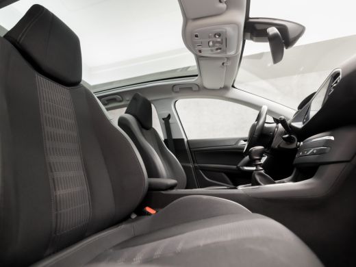 Peugeot 308 SW 1.2 PureTech Sport (PANORAMADAK, APPLE CARPLAY, GROOT NAVI, LEDER, SPORTSTOELEN, GETINT GLAS, ... ActivLease financial lease