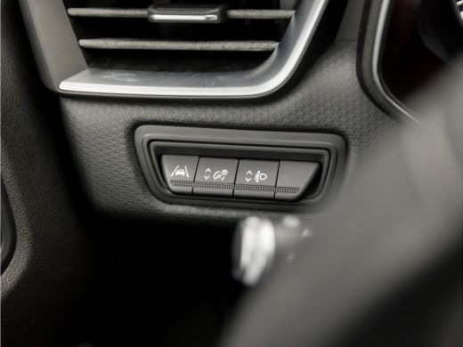 Renault Clio 1.0 TCe Sport (APPLE CARPLAY, GROOT NAVI, LM VELGEN, SPORTSTOELEN, PARKEERSENSOREN, LED KOPLAMPEN... ActivLease financial lease