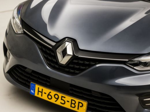 Renault Clio 1.0 TCe Sport (APPLE CARPLAY, GROOT NAVI, LM VELGEN, SPORTSTOELEN, PARKEERSENSOREN, LED KOPLAMPEN... ActivLease financial lease