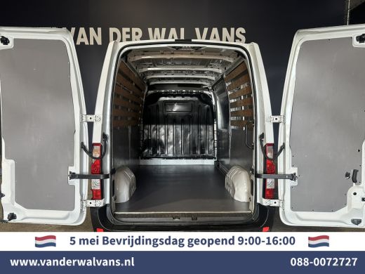 Renault Master 2.3 dCi 136pk L2H2 Euro6 Airco | Camera | Navigatie | Cruisecontrol | 2500kg Trekhaak Parkeersens... ActivLease financial lease