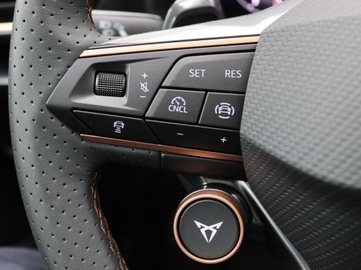 Seat Formentor 1.5 TSI e-Hybrid VZ Performance 272PK DSG matrix led, trekhaak, schuif-kanteldak, vollederen bekl... ActivLease financial lease