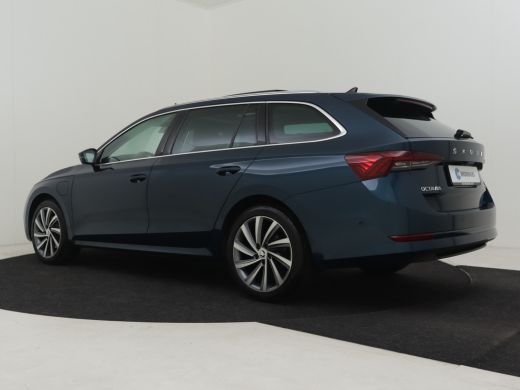 Skoda Octavia Combi 1.4 TSI iV PHEV First Edition 204pk | Panorama dak | Head up display | Canton audio | Stoel... ActivLease financial lease
