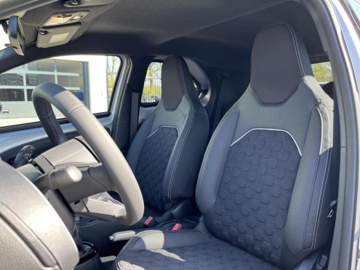 Toyota Aygo X 1.0 VVT-i MT JBL ActivLease financial lease