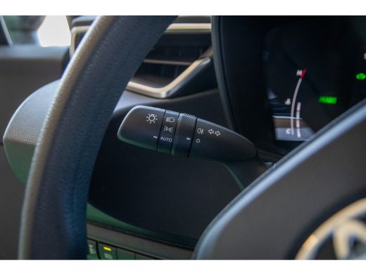 Toyota Corolla Toyota Hybrid 140 Comfort | Achterruitverwarming | Airco (automatisch) ActivLease financial lease