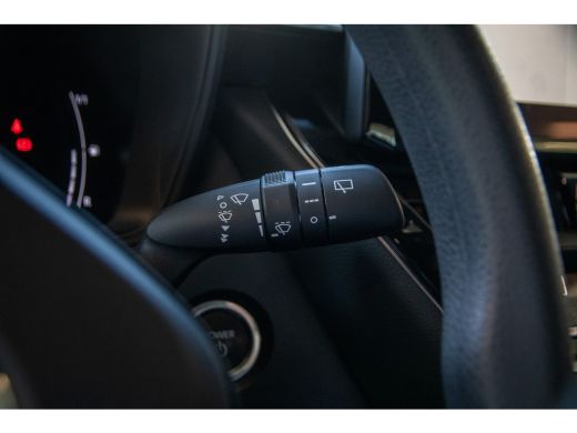 Toyota Corolla Toyota Hybrid 140 Comfort | Achterruitverwarming | Airco (automatisch) ActivLease financial lease